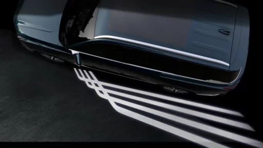 gac gs8 dragon сбоку спереди серебряный серый кроссовер гибридный приветственная световая анимация