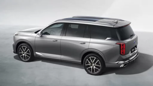 gac gs8 dragon сбоку серебряный серый кроссовер гибридный