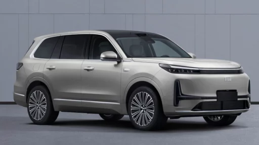 флагманский кроссовер geely galaxy m9 гибридный автомобиль сбоку спереди характеристики китай