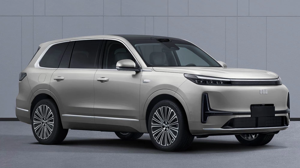 флагманский кроссовер geely galaxy m9 гибридный автомобиль сбоку спереди характеристики китай