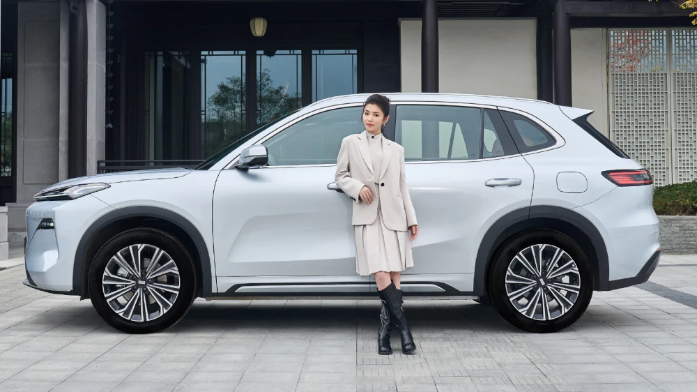 geely galaxy sharship 7 гибридный кроссовер geely ex5 phev сбоку серый сертифицируют в россии оттс