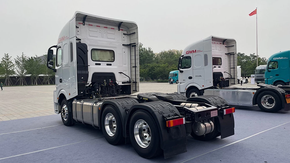грузовик gwm g1050 старт продаж китай сбоку сзади 3-осный грузовик тягач