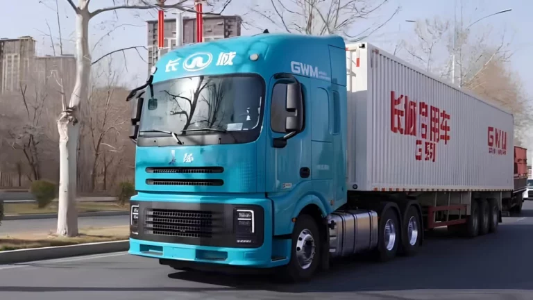 грузовик gwm g1050 старт продаж китай сбоку спереди 3-осный грузовик тягач