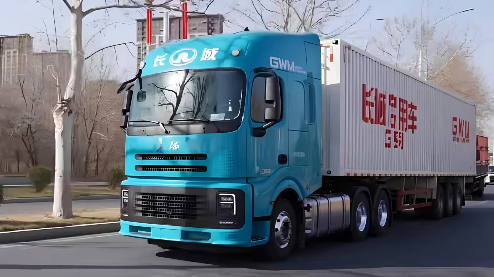 грузовик gwm g1050 старт продаж китай сбоку спереди 3-осный грузовик тягач