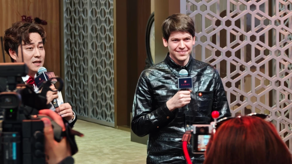 Российский предприниматель и основатель фонда Quantitative Trading Equal Fund Станислав Семенов Hongqi Guoli