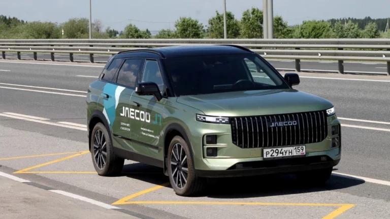 jaecoo j7 тест сбоку спереди в статике