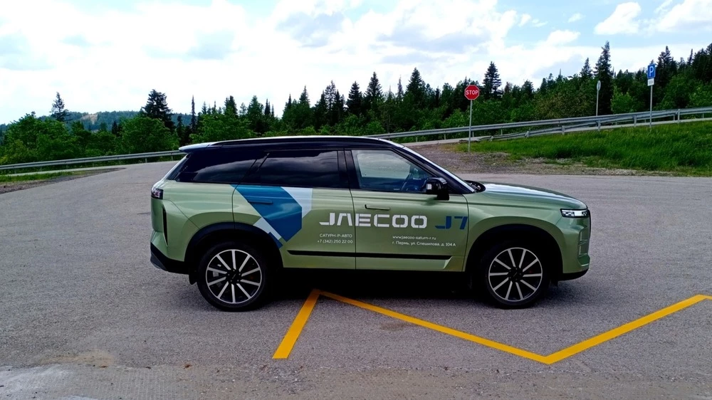 jaecoo j7 тест сбоку в статике