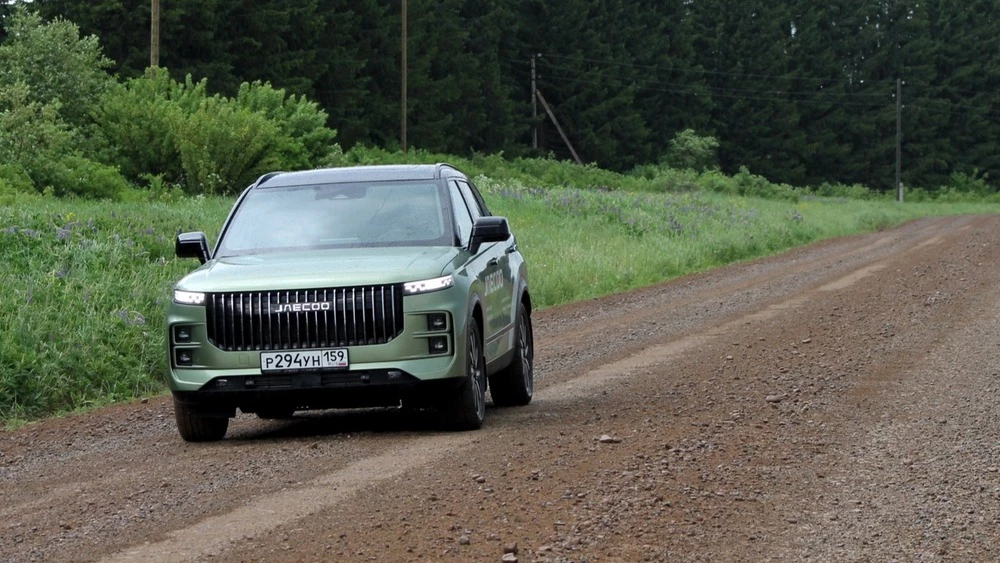 jaecoo j7 тест сбоку спереди в динамике