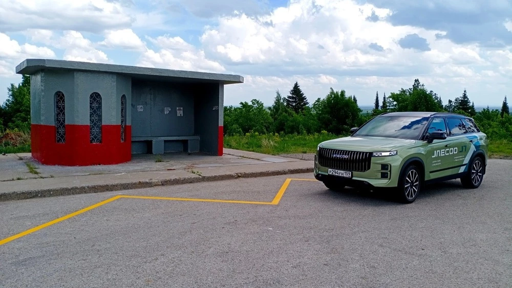 jaecoo j7 тест сбоку спереди остановка