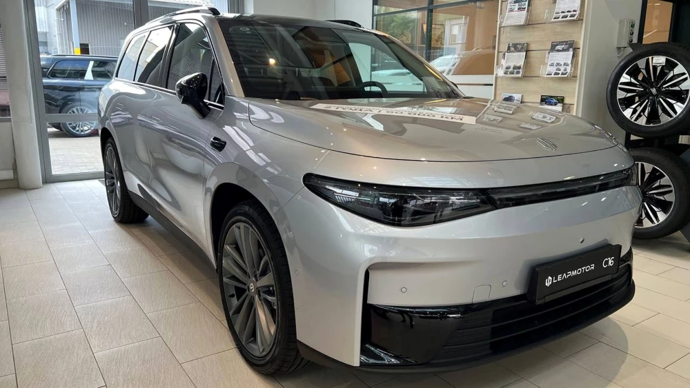 Leapmotor C16 в Беларуси сбоку спереди