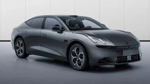 Lynk & Co 10 EM-P сбоку спереди