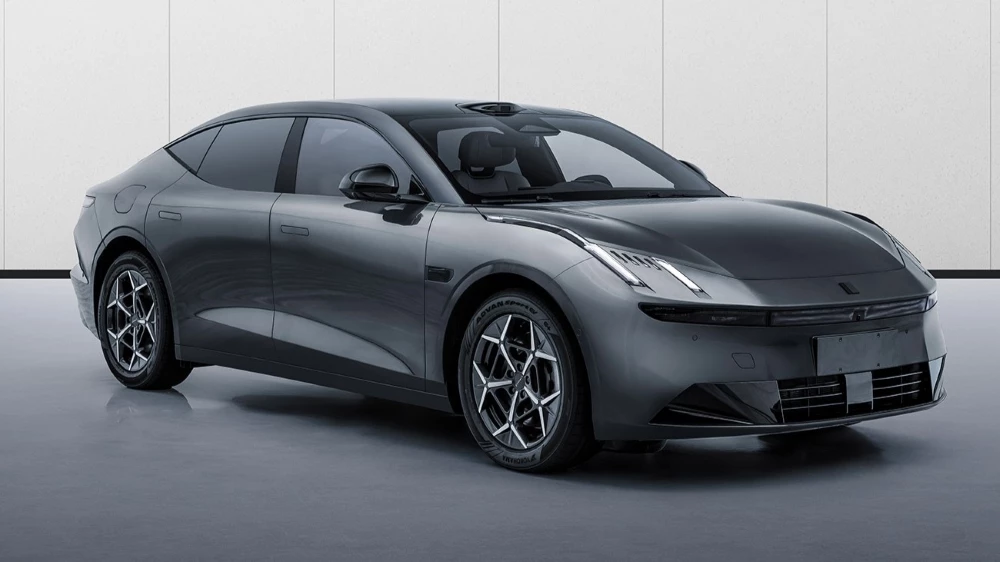 Lynk & Co 10 EM-P сбоку спереди