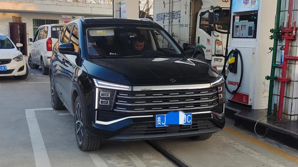 Плюсы и минусы донора «Москвич 8» от реальных владельцев. Отзывы на JAC Sehol X8 Plus москвич 8 jac sehol x8 plus кроссовер сбоку спереди черный отзывы китай владельцы плюсы минусы