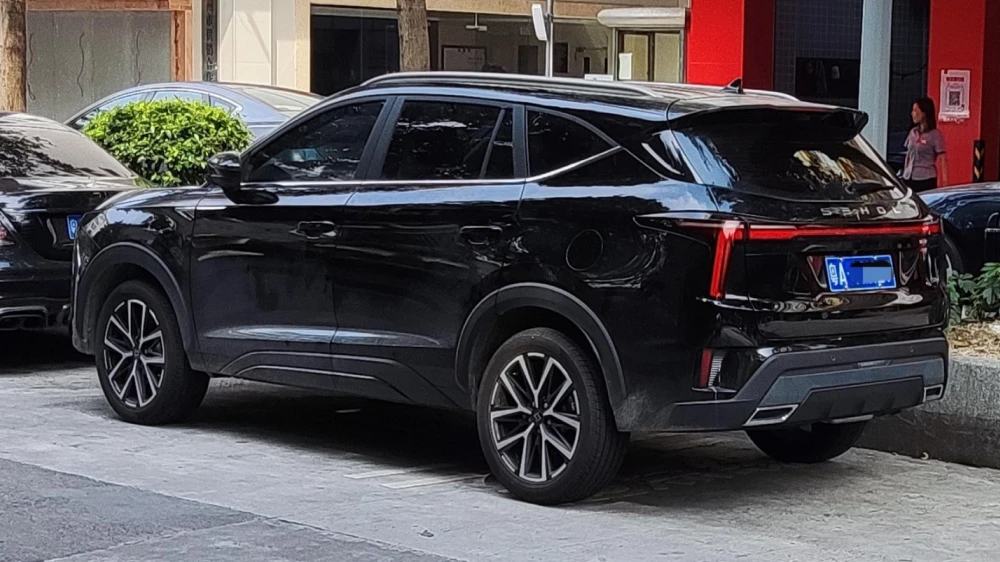 москвич 8 jac sehol x8 plus кроссовер сбоку сзади черный отзывы китай владельцы плюсы минусы