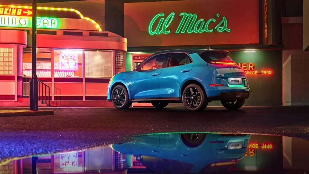 ora 03 good cat funky cat сбоку сзади обновленный хэтчбек электромобиль 2025 модельного года старт продаж цены китай