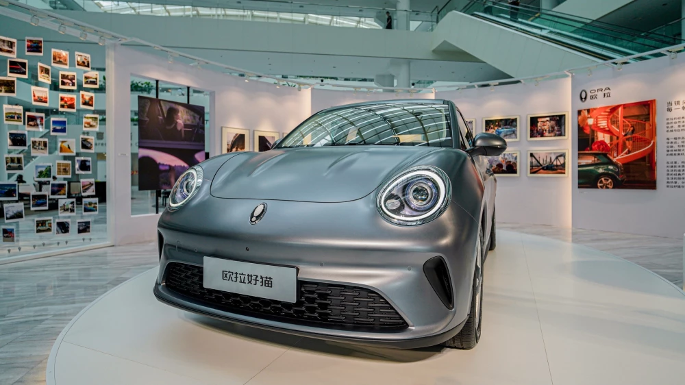 ora 03 good cat funky cat сбоку спереди обновленный хэтчбек электромобиль 2025 модельного года старт продаж цены китай