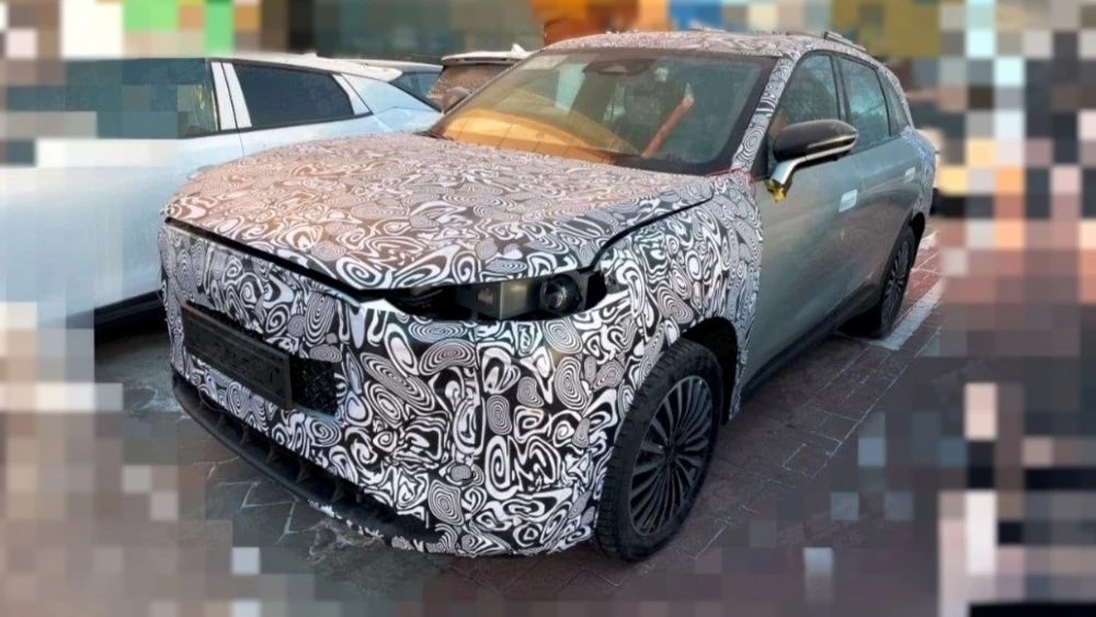 Chery T1G Tiggo 7L в Китае спереди сбоку