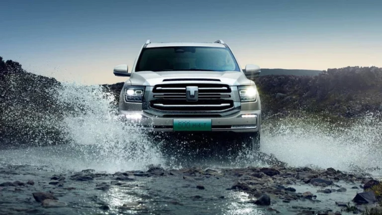 tank 500 подзаряжаемый гибриды phev plug-in hybrid спереди серебряный