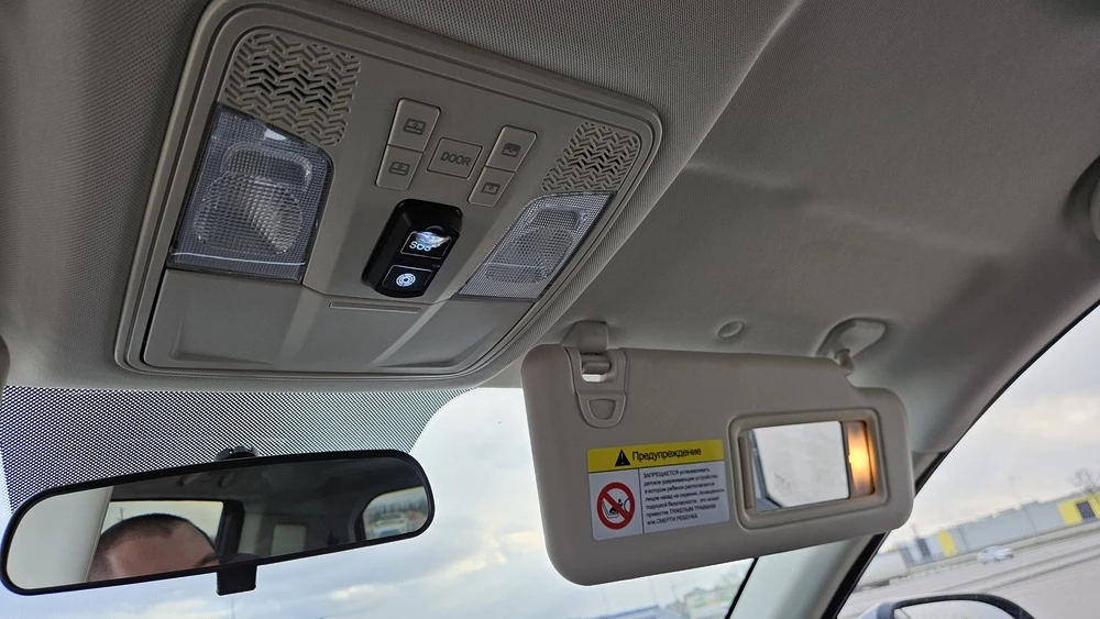 VGV U70 Pro тест салон интерьер плафон потолок зеркало козырек