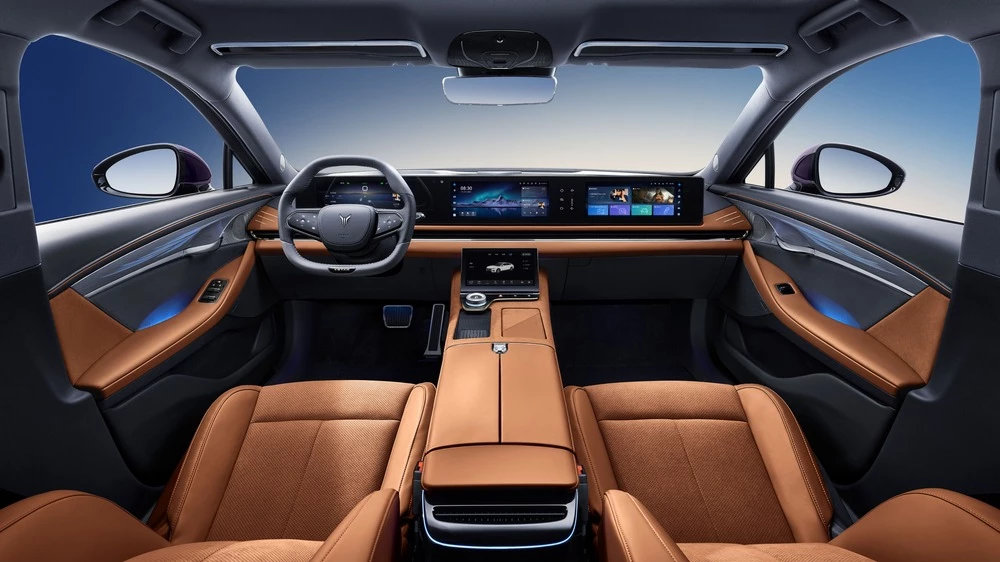 гибридный Voyah Passion EVR для России салон интерьер