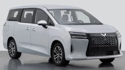 Wuling Xingguang 730 бензиновый гибридный сбоку спереди
