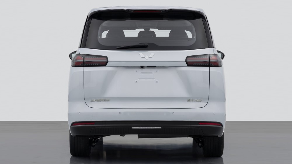 Wuling Xingguang 730 сзади