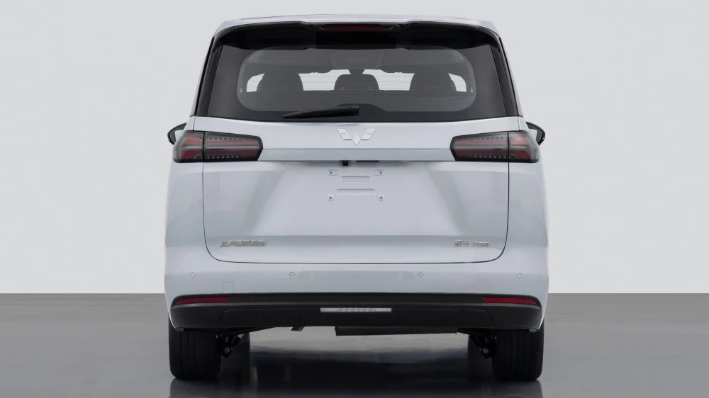 Wuling Xingguang 730 сзади