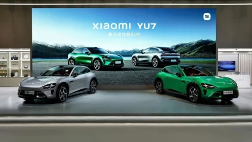 Кроссоверы Xiaomi YU7 автосалон Гуандун-Гонконг-Макао