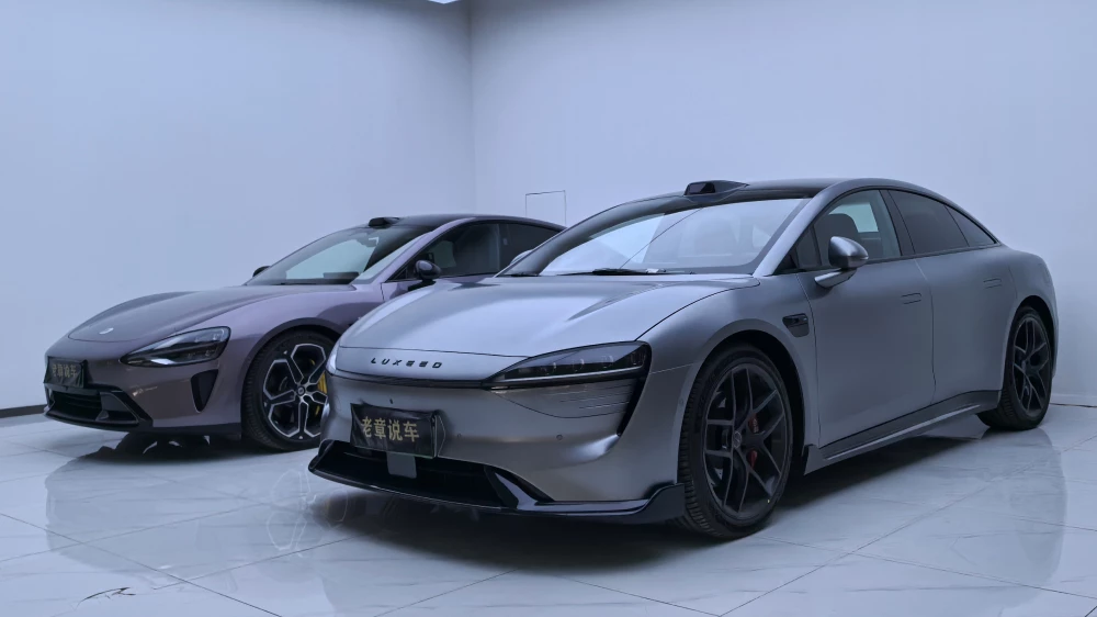 xiaomi huawei седаны электрический xiaomi su7 luxeed s7 спереди