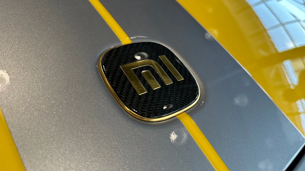 xiaomi su7 ultra эмблема золото карбон