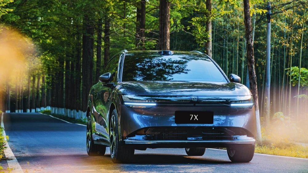 zeekr 7x оттс казахстан сбоку спереди кроссовер электрический