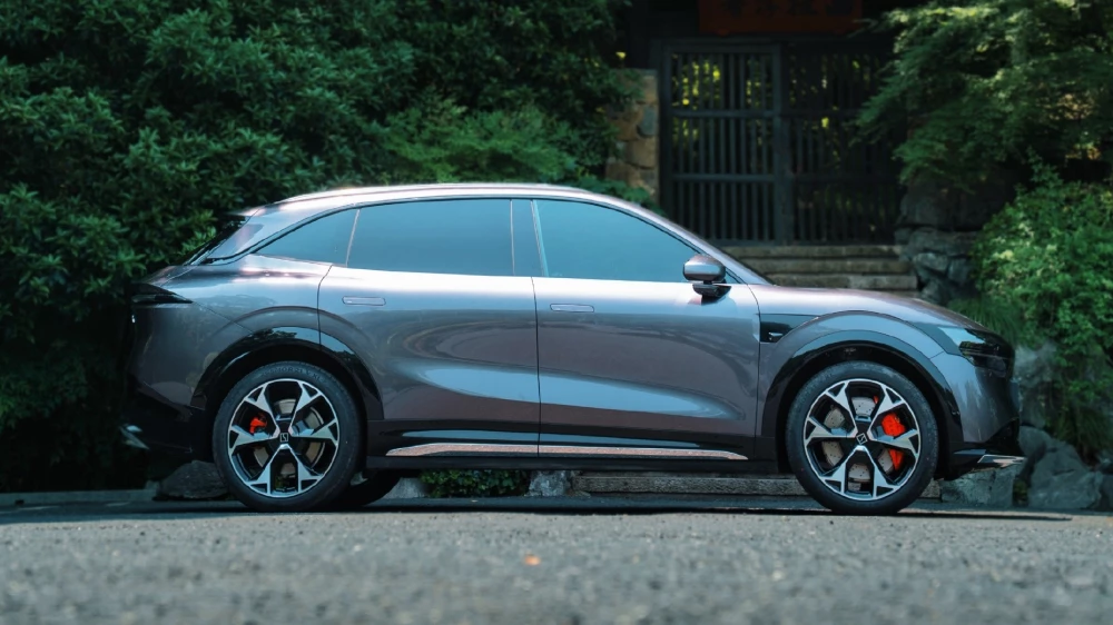 zeekr 7x оттс казахстан сбоку спереди кроссовер электрический