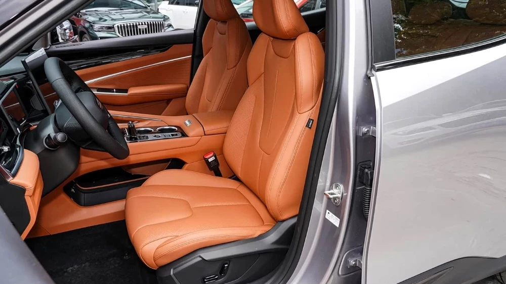 Обновленный кроссовер Geely Cityray интерьер