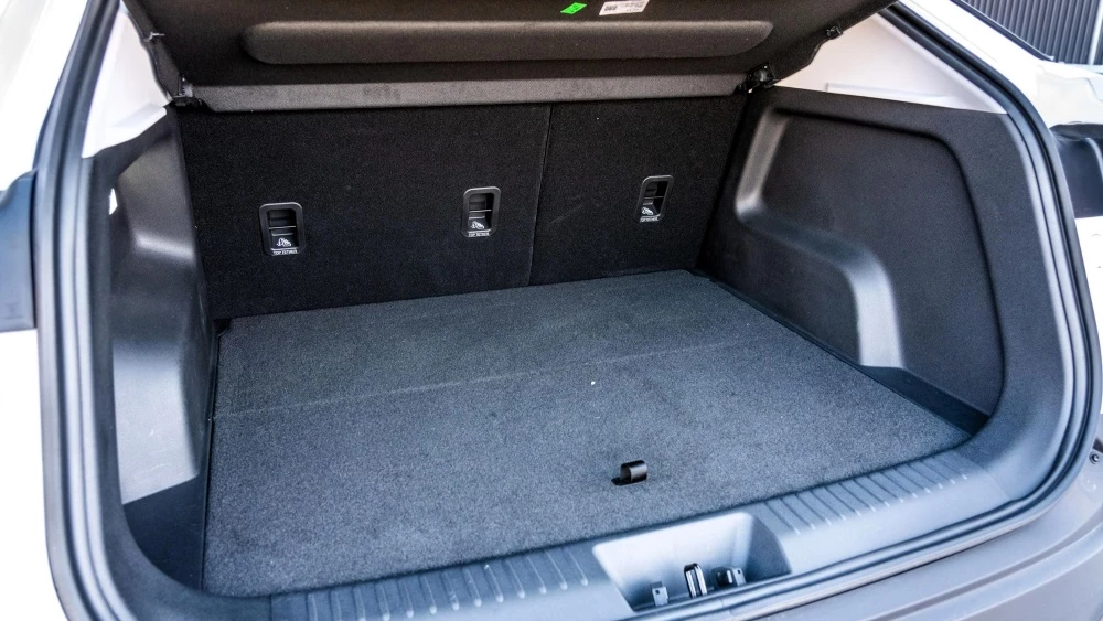 электрический кроссовер chery omoda E5 багажник