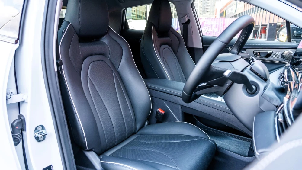 электрический кроссовер chery omoda E5 интерьер