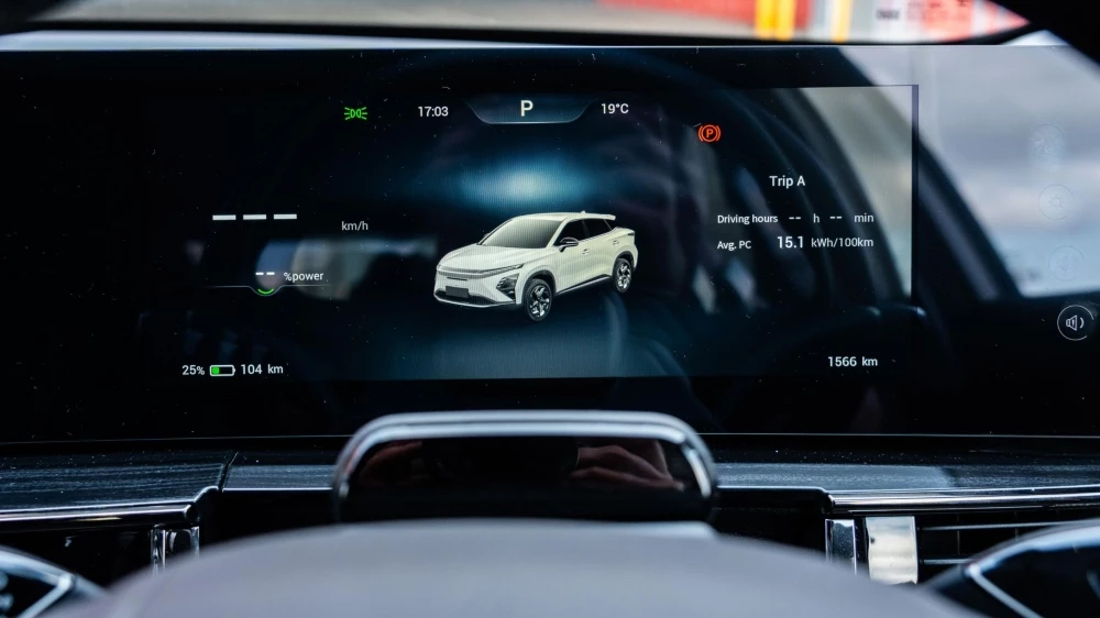 электрический кроссовер chery omoda E5 интерьер