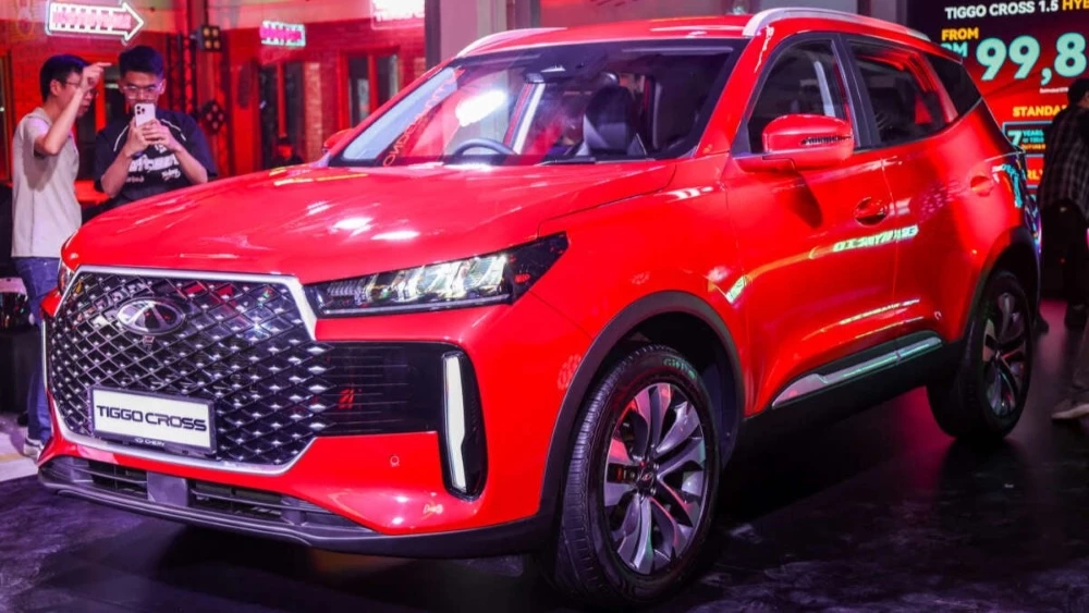 Chery Tiggo 4 спереди сбоку Cross