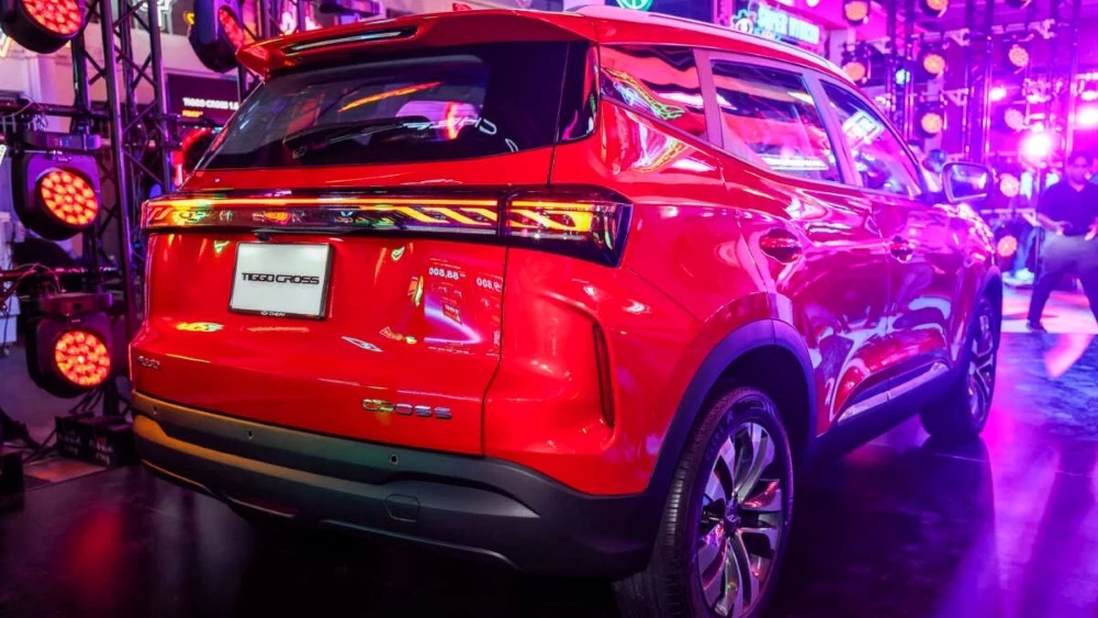 Chery Tiggo 4 сзади сбоку Cross