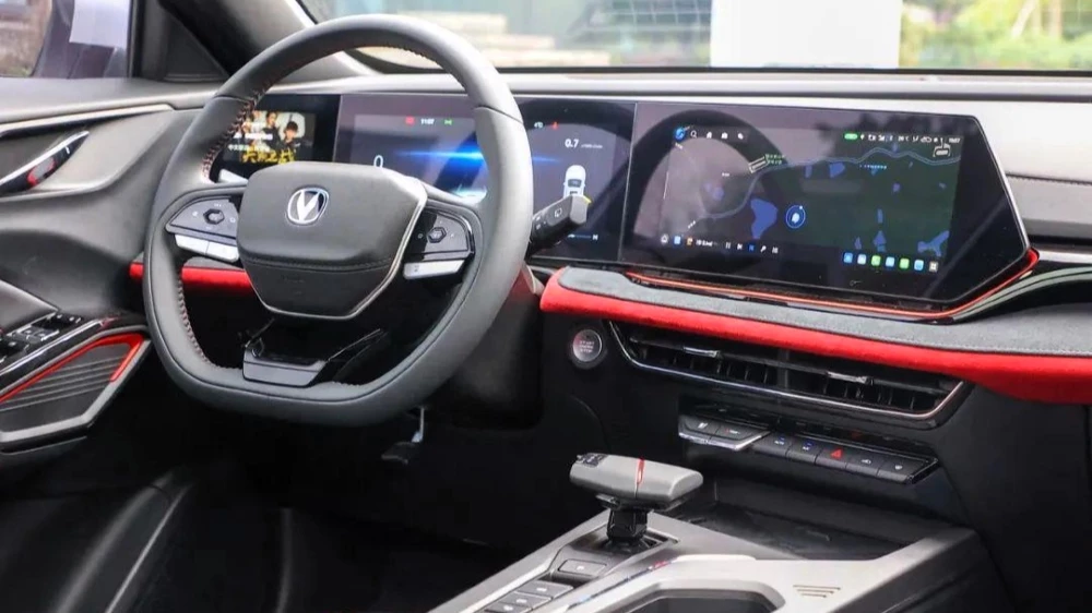 Кроссовер Changan X5 Plus интерьер