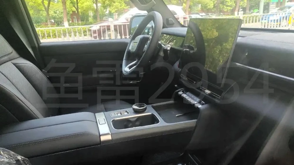 Кроссовер iCAUR iCar V27 шпионское фото салон