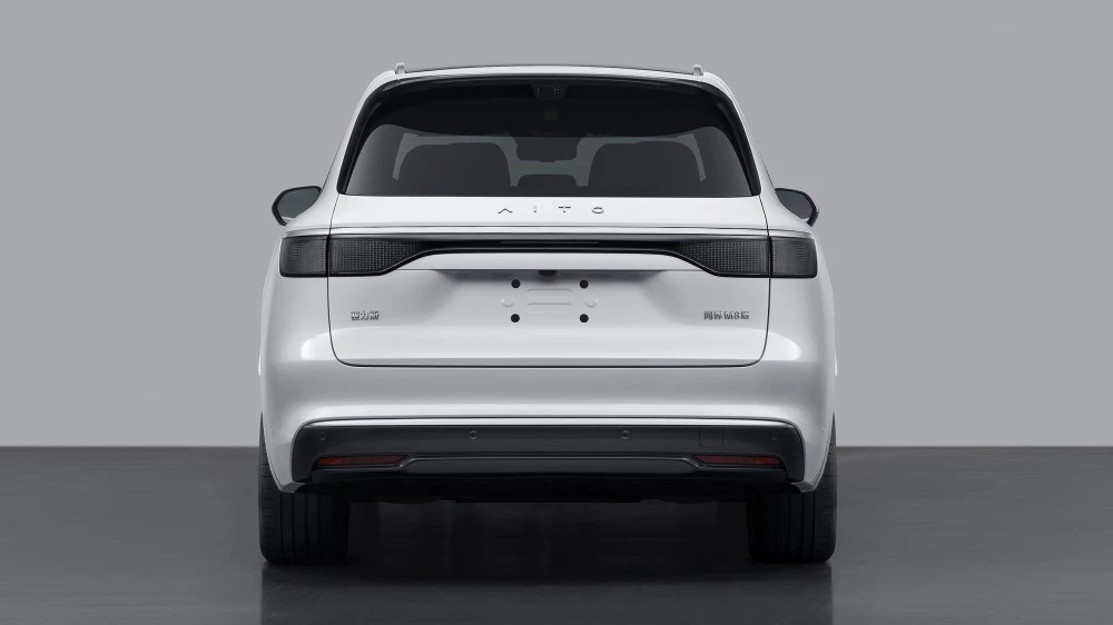 Электрический кроссовер Aito M8 EV сзади