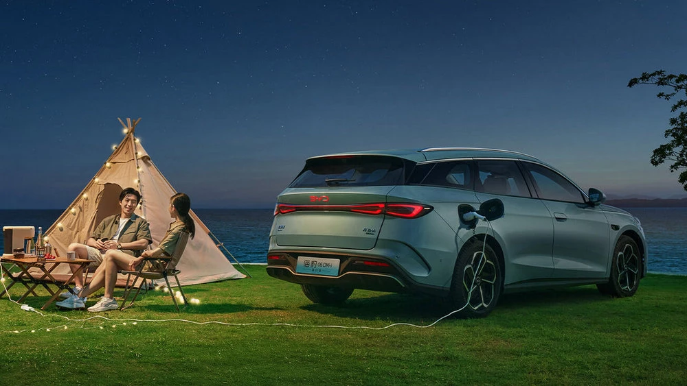 BYD Seal 06 DM-i Travel Edition сзади сбоку