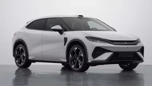 BYD Song L GT сбоку спереди