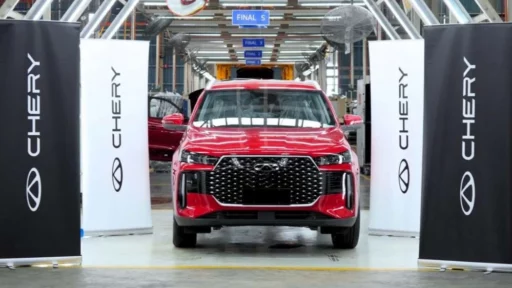 кроссовер Chery Tiggo Cross спереди в Малайзии
