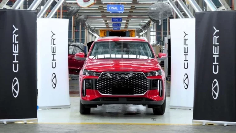 кроссовер Chery Tiggo Cross спереди в Малайзии