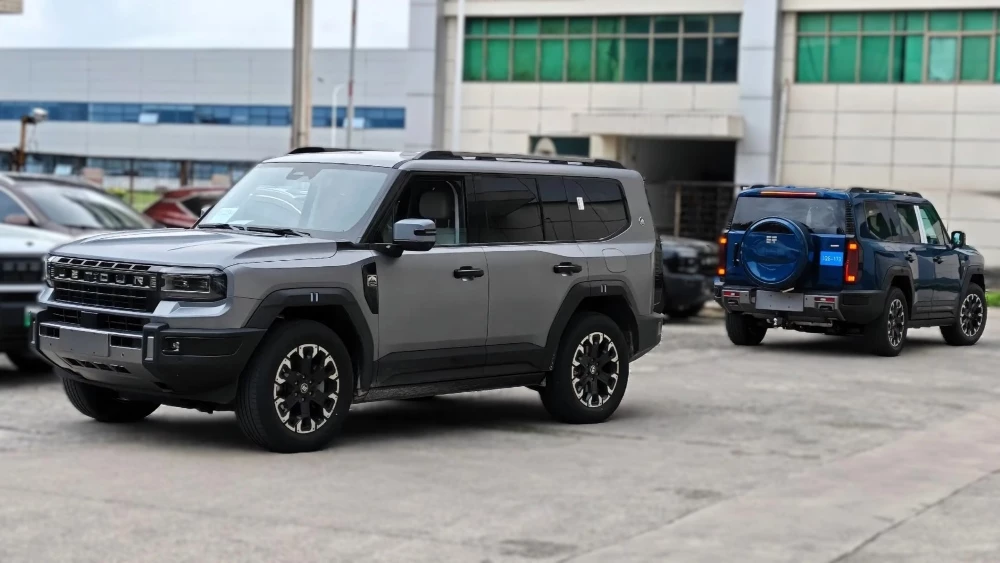 jetour zongheng g700 внедорожник сбоку спереди