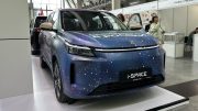 Гибридный кроссовер Evolute i-Space иннопром сбоку спереди
