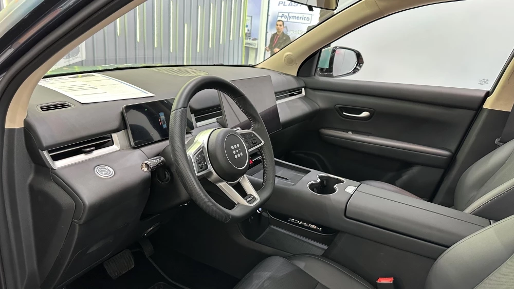 Гибридный кроссовер Evolute i-Space иннопром салон интерьер