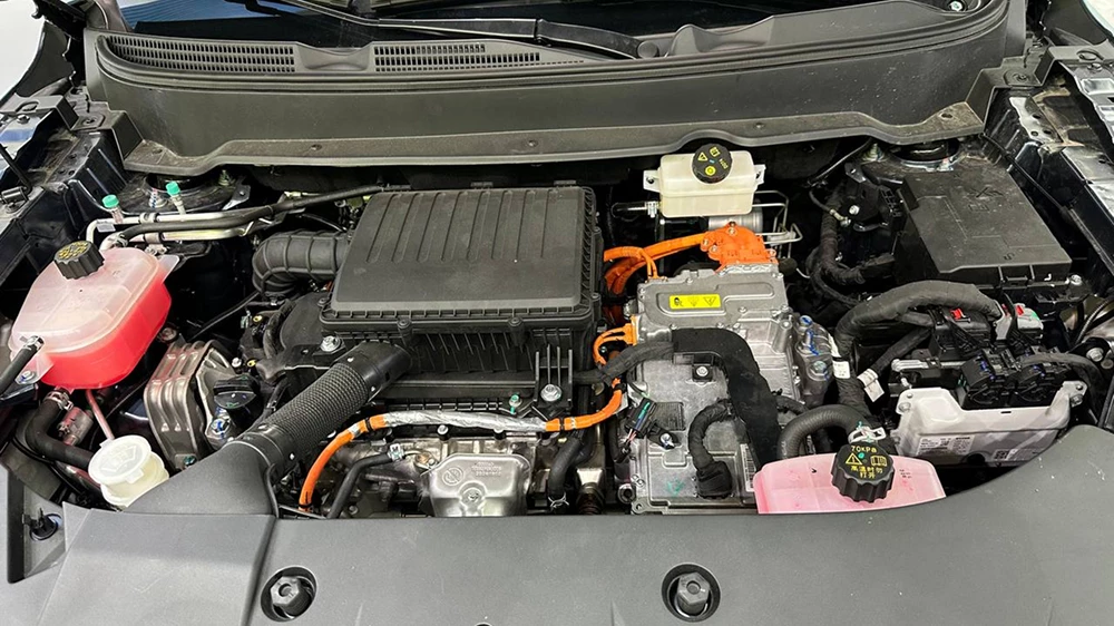 обновленный evolute i-space собирать по полному циклу моторинвест липецк кроссовер иннопром обзор гибридный двигатель моторный отсек