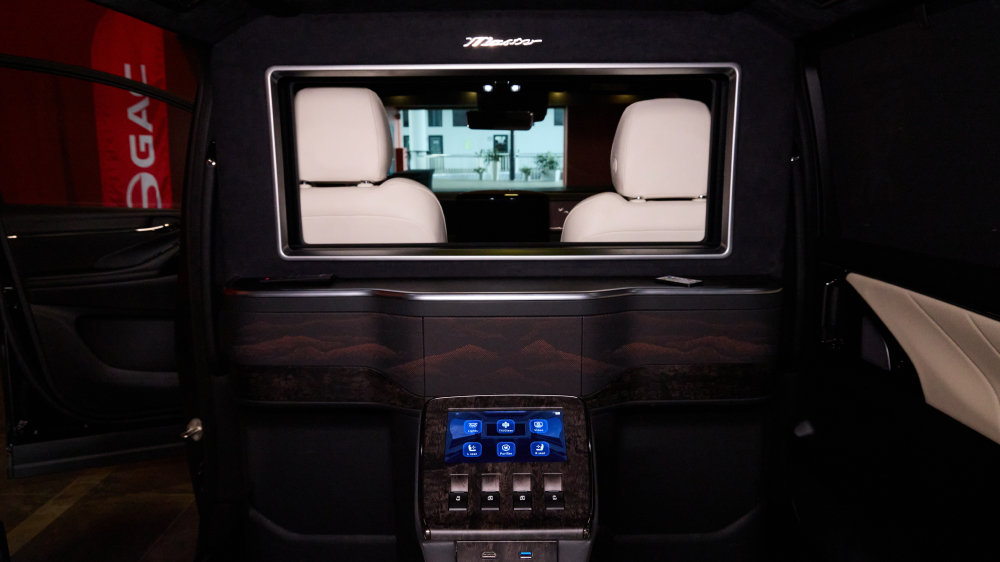 салон gac m8 lounge 4-местный минивэн коричневый